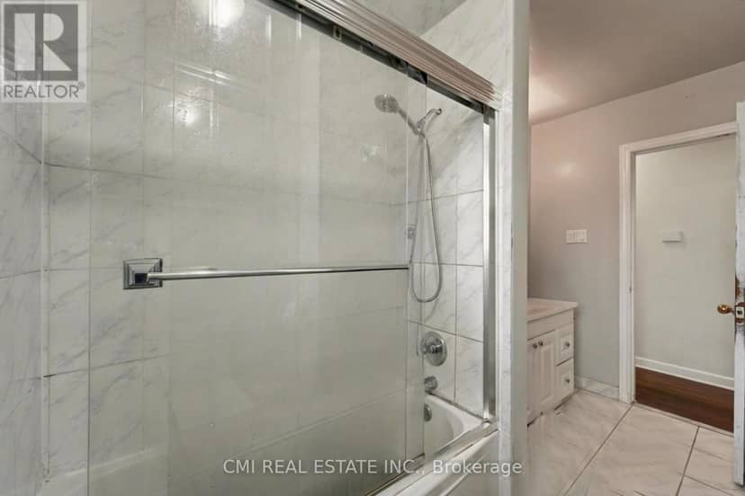 2610 Islington Avenue — photo 16 of 40