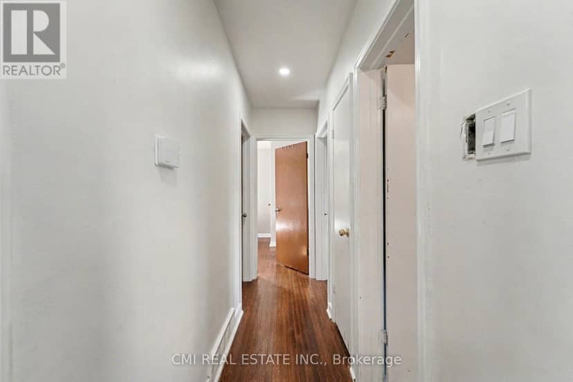 2610 Islington Avenue — photo 22 of 40