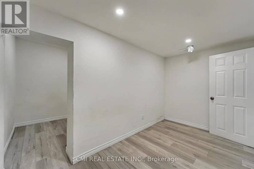 2610 Islington Avenue — photo 27 of 40
