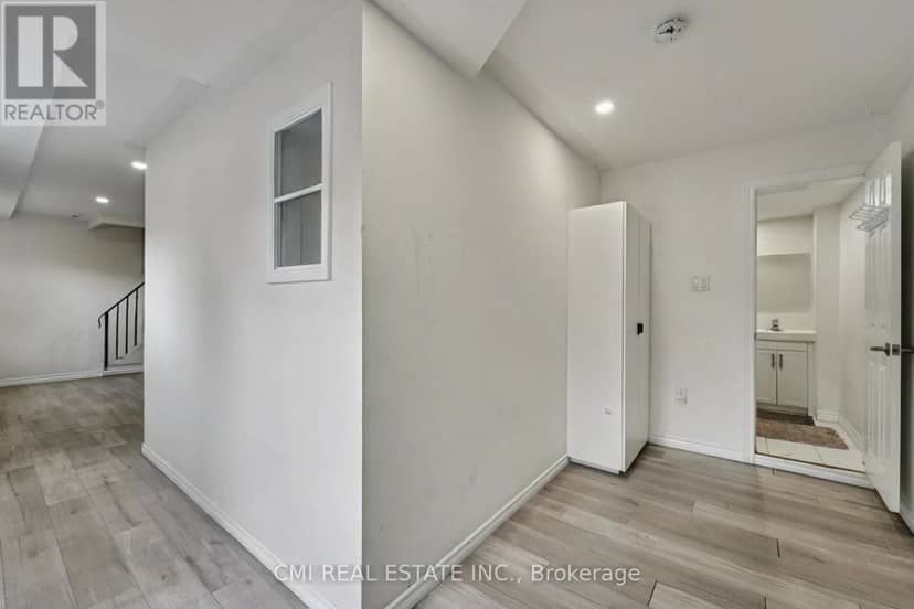 2610 Islington Avenue — photo 6 of 40