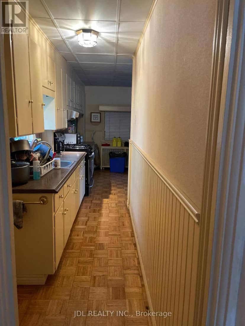 61 Guestville Avenue, Toronto, photo 3