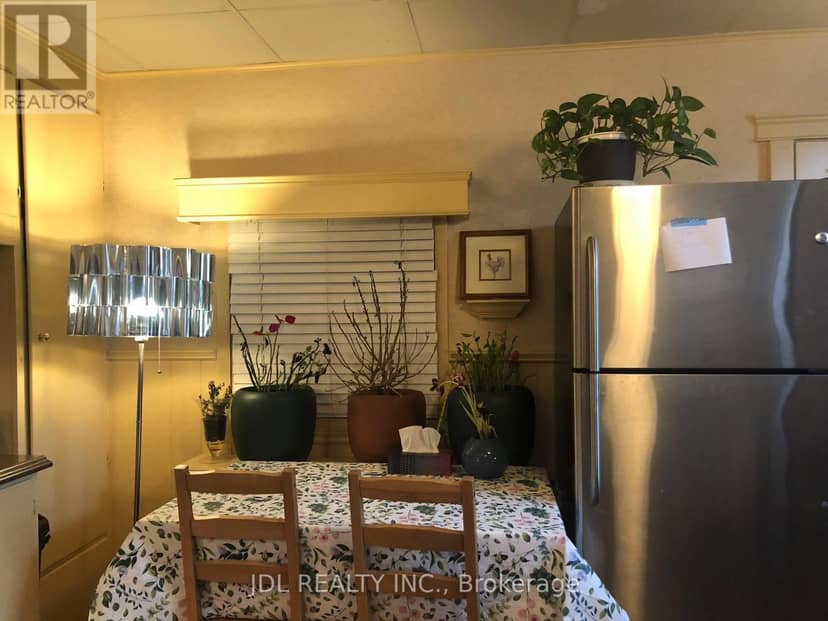 61 Guestville Avenue, Toronto, photo 5