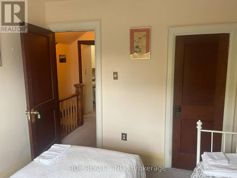 61 Guestville Avenue, Toronto, photo 8