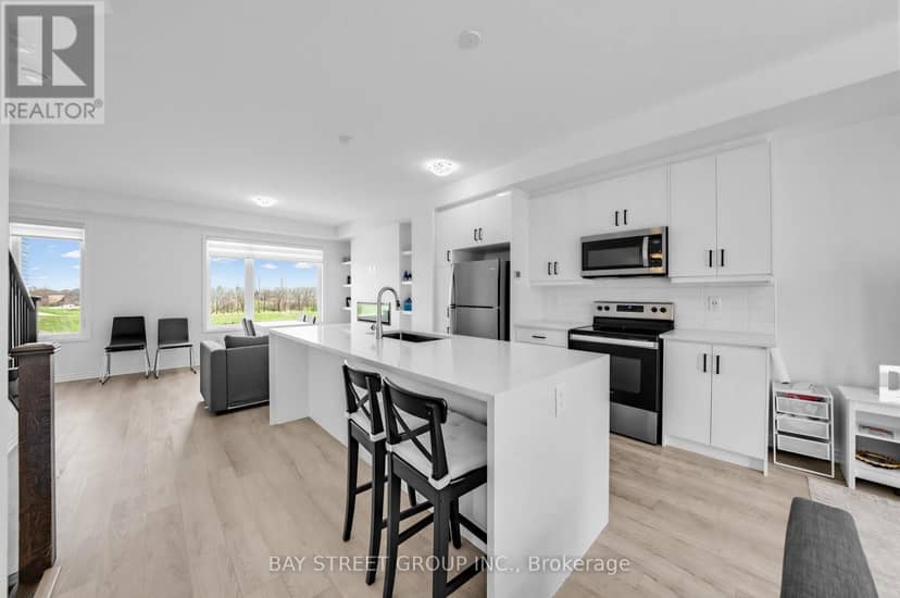 1399 Shevchenko Boulevard, Oakville, photo 2