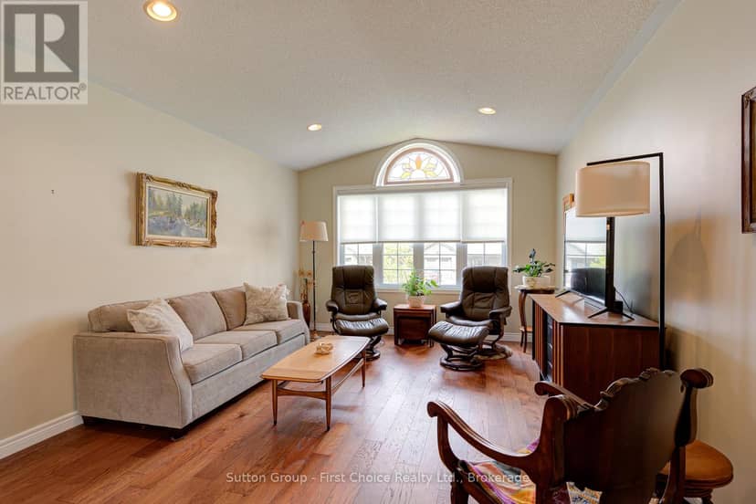 19 Eleanor Street — photo 11 of 40