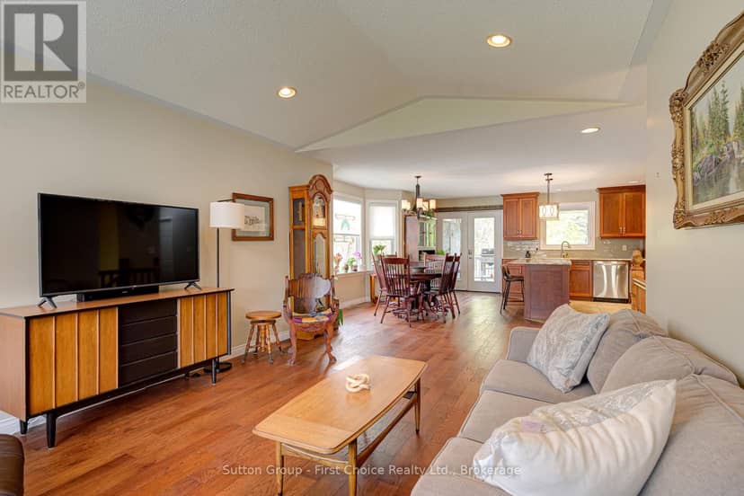19 Eleanor Street — photo 12 of 40