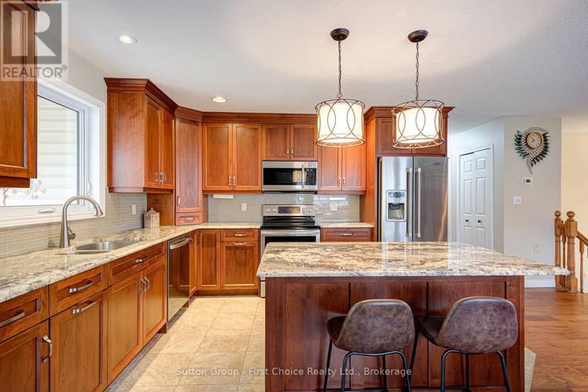 19 Eleanor Street — photo 17 of 40