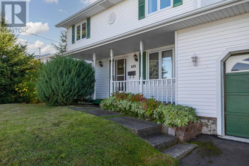 633 Queen Street — photo 4 of 40