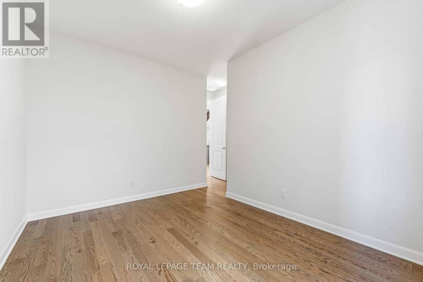2026 Wanderer Avenue — photo 16 of 35