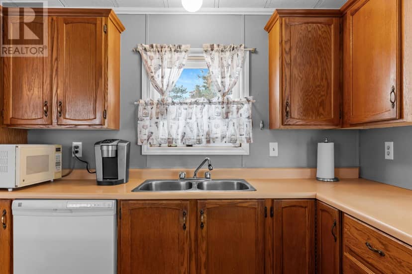 88 Mariner Drive — photo 11 of 27
