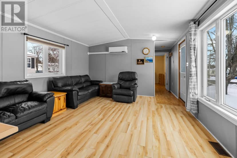88 Mariner Drive — photo 5 of 27