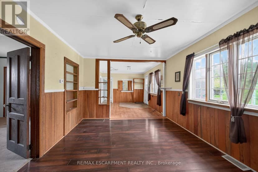 313 John Street — photo 12 of 40