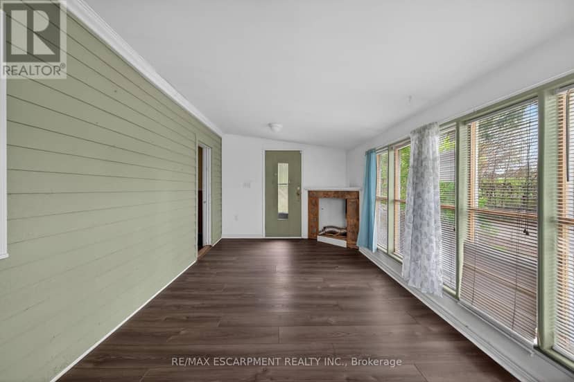313 John Street — photo 15 of 40