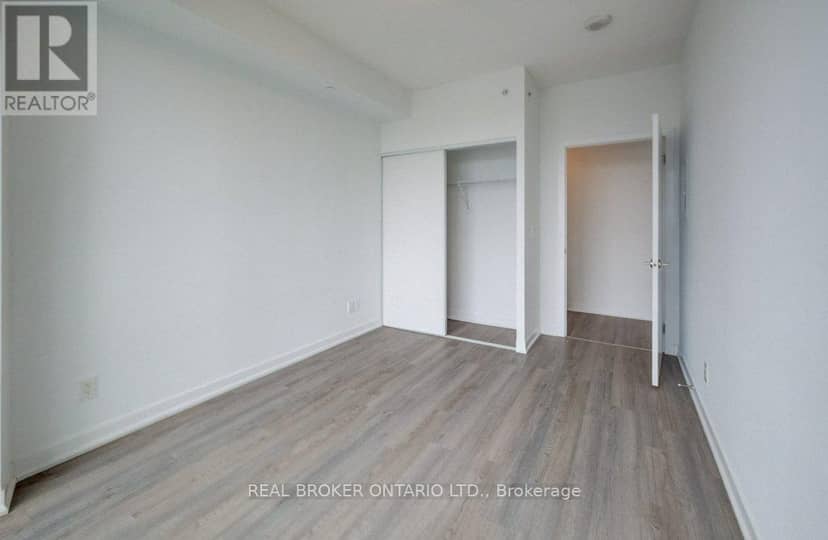908 - 85 Duke Street W — photo 13 of 40