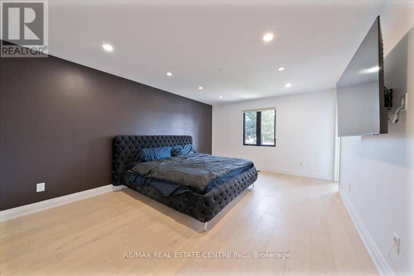 32 Elena Court — photo 34 of 40