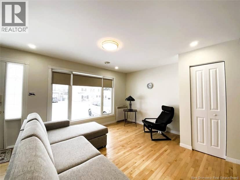 64 Chouinard Avenue — photo 4 of 11
