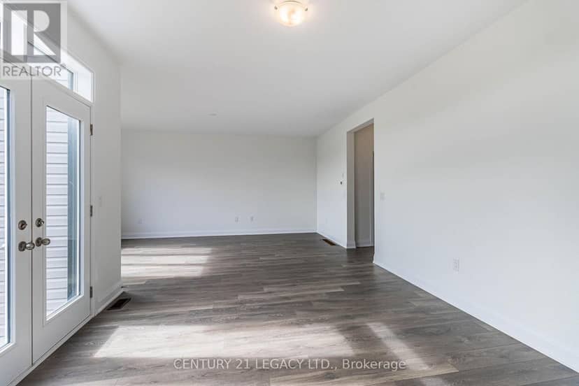 30 Union Boulevard — photo 12 of 35