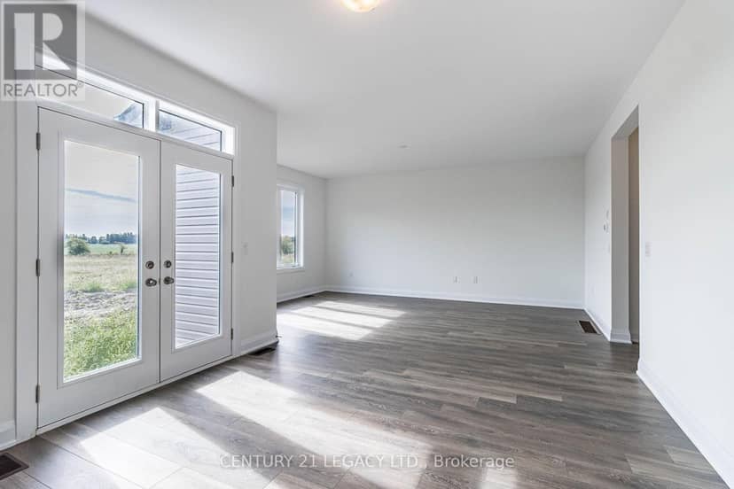 30 Union Boulevard — photo 13 of 35
