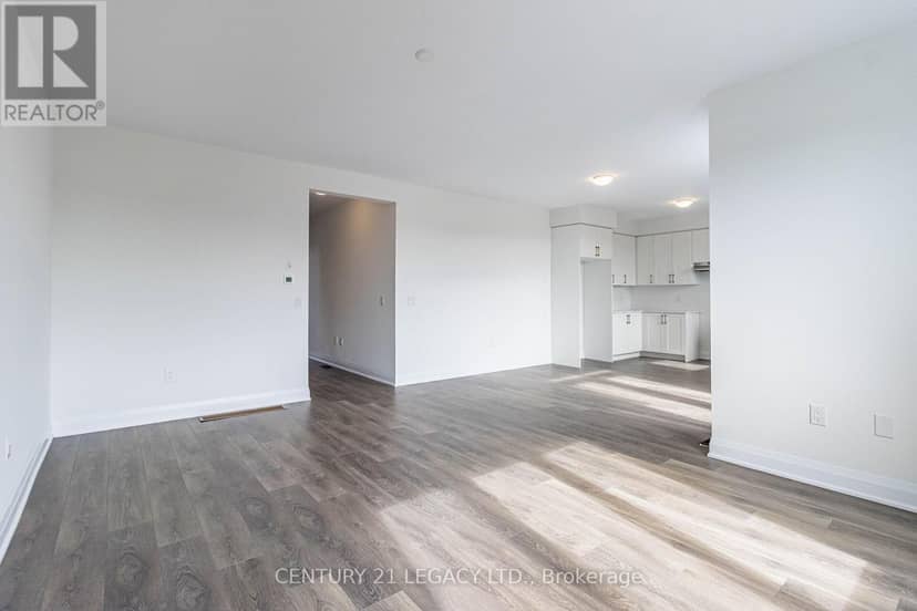30 Union Boulevard — photo 15 of 35