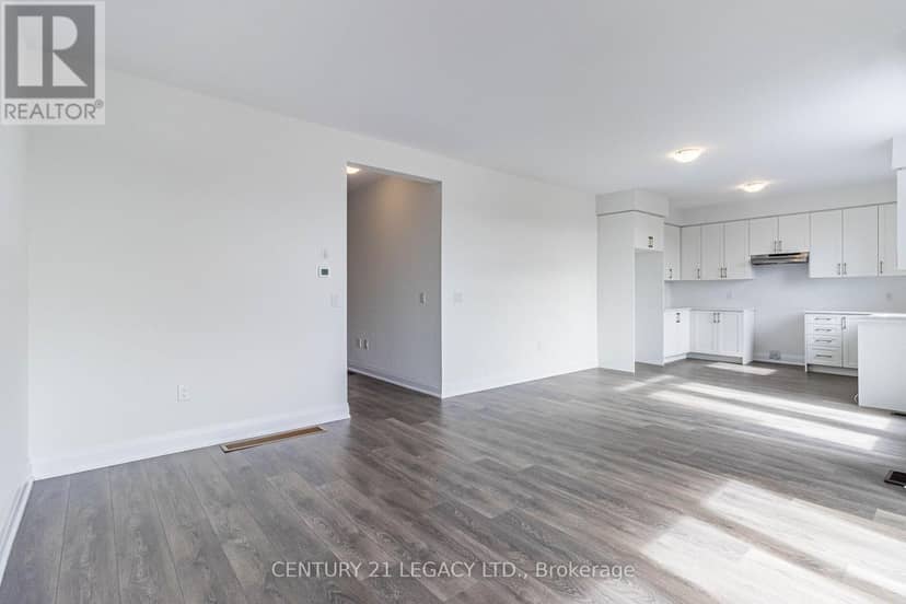 30 Union Boulevard — photo 16 of 35