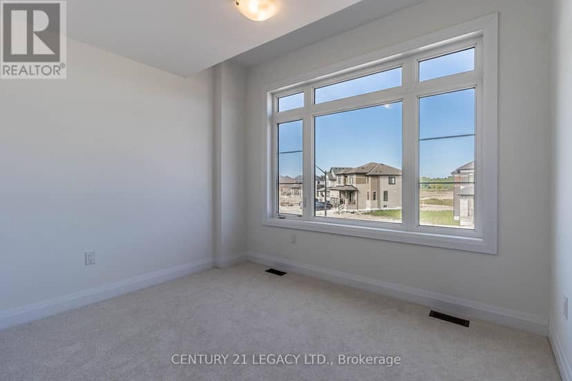 30 Union Boulevard — photo 19 of 35