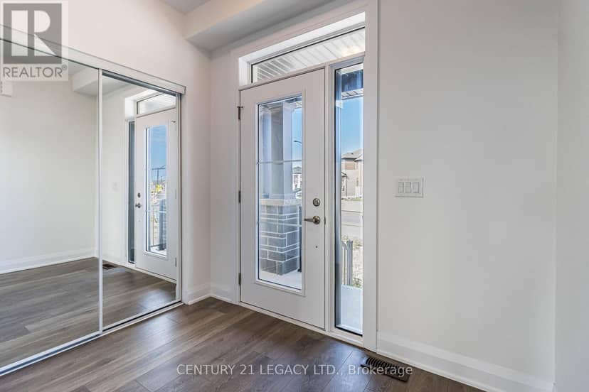 30 Union Boulevard — photo 2 of 35