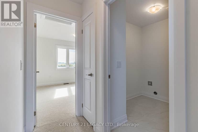 30 Union Boulevard — photo 20 of 35