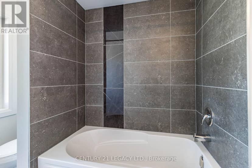 30 Union Boulevard — photo 24 of 35
