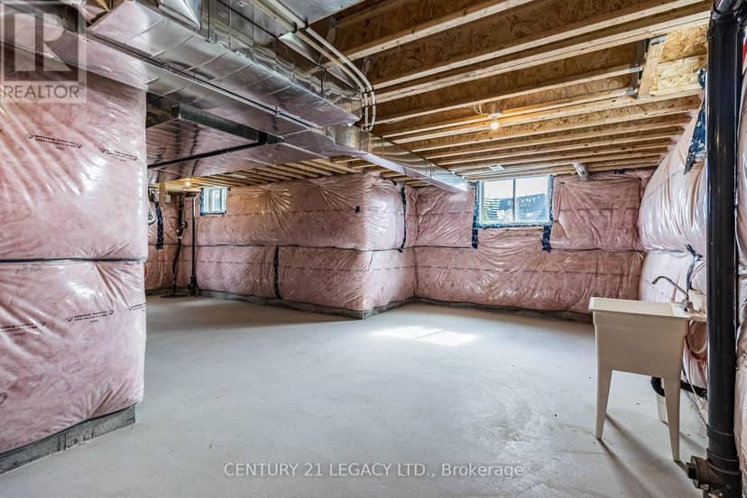 30 Union Boulevard — photo 33 of 35