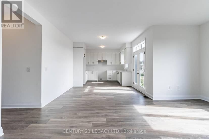 30 Union Boulevard — photo 7 of 35