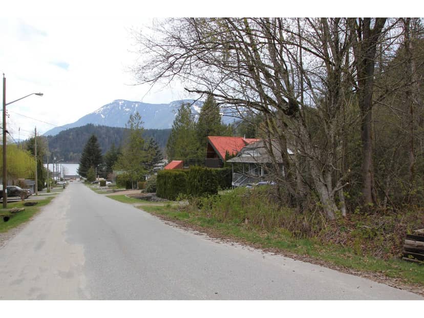 66555 KERELUK ROAD, Kawkawa Lake, Hope, photo 3