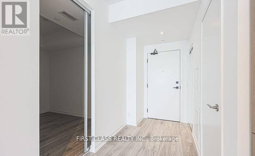 3215 - 55 Mercer Street — photo 2 of 10