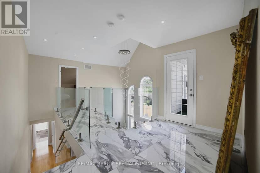 61 Riverwalk Place — photo 18 of 40