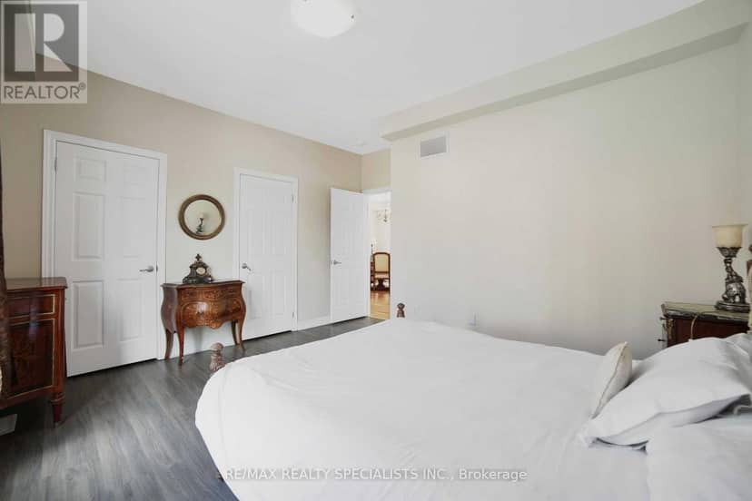 61 Riverwalk Place — photo 23 of 40