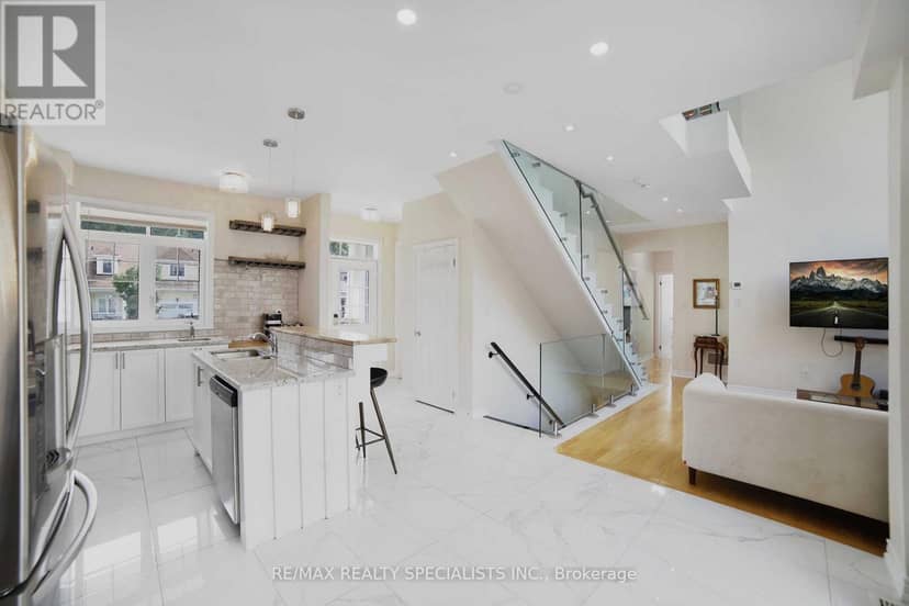 61 Riverwalk Place — photo 9 of 40