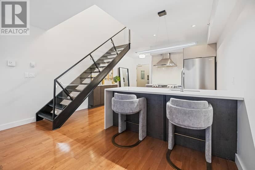 7 252 Prince Street — photo 9 of 32