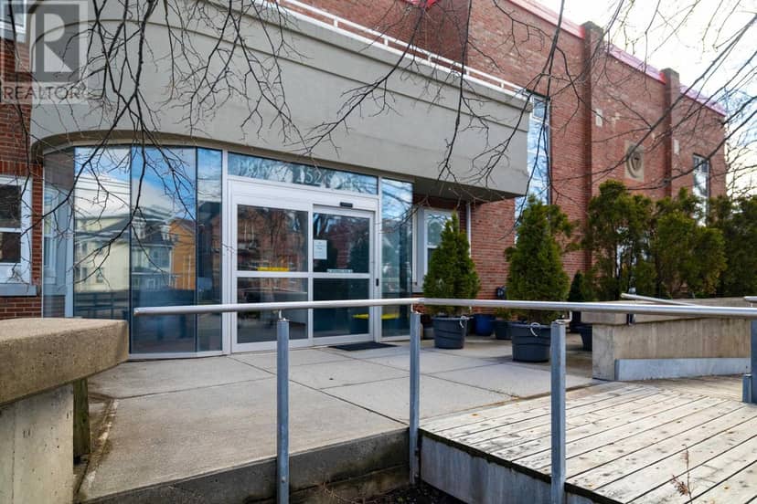 7 252 Prince Street — photo 4 of 32