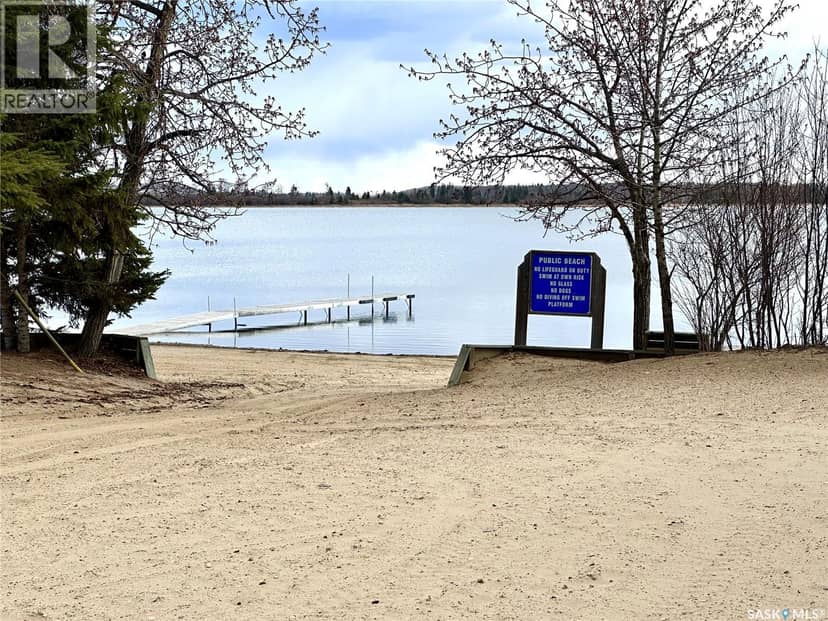 25 Iroquois Lake DRIVE — photo 2 of 7