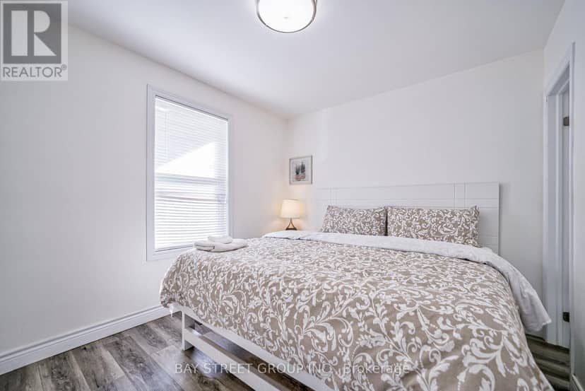 5241 Kitchener Street — photo 14 of 40