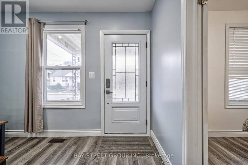 5241 Kitchener Street — photo 3 of 40