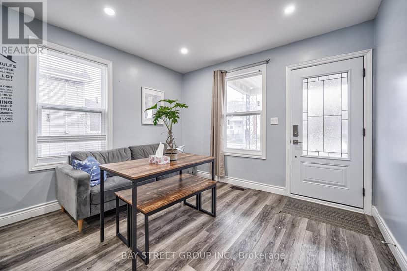 5241 Kitchener Street — photo 5 of 40