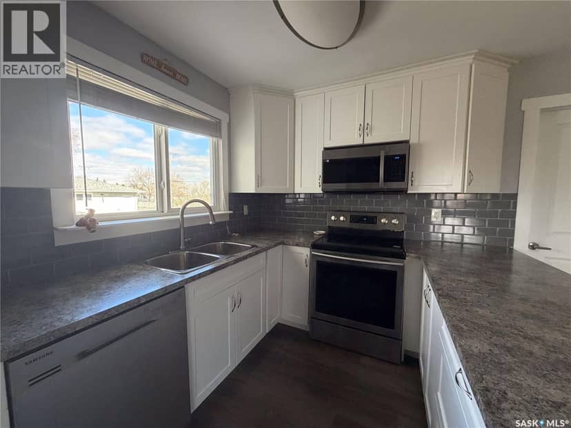 302 Aberdeen STREET, Elbow