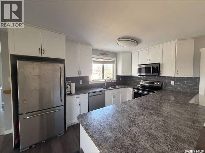 302 Aberdeen STREET, Elbow, photo 2