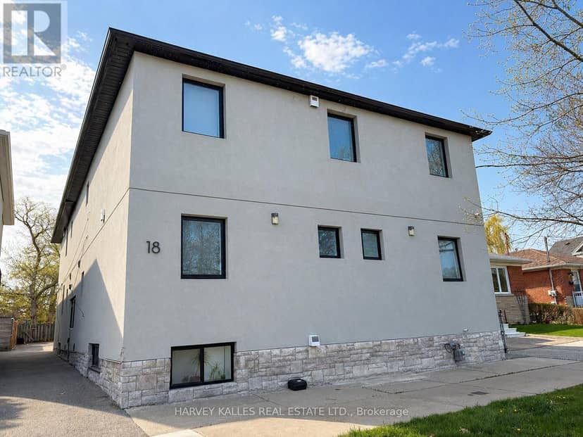 18 Cavell Avenue, Toronto, photo 4