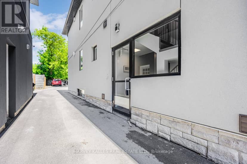 18 Cavell Avenue, Toronto, photo 2