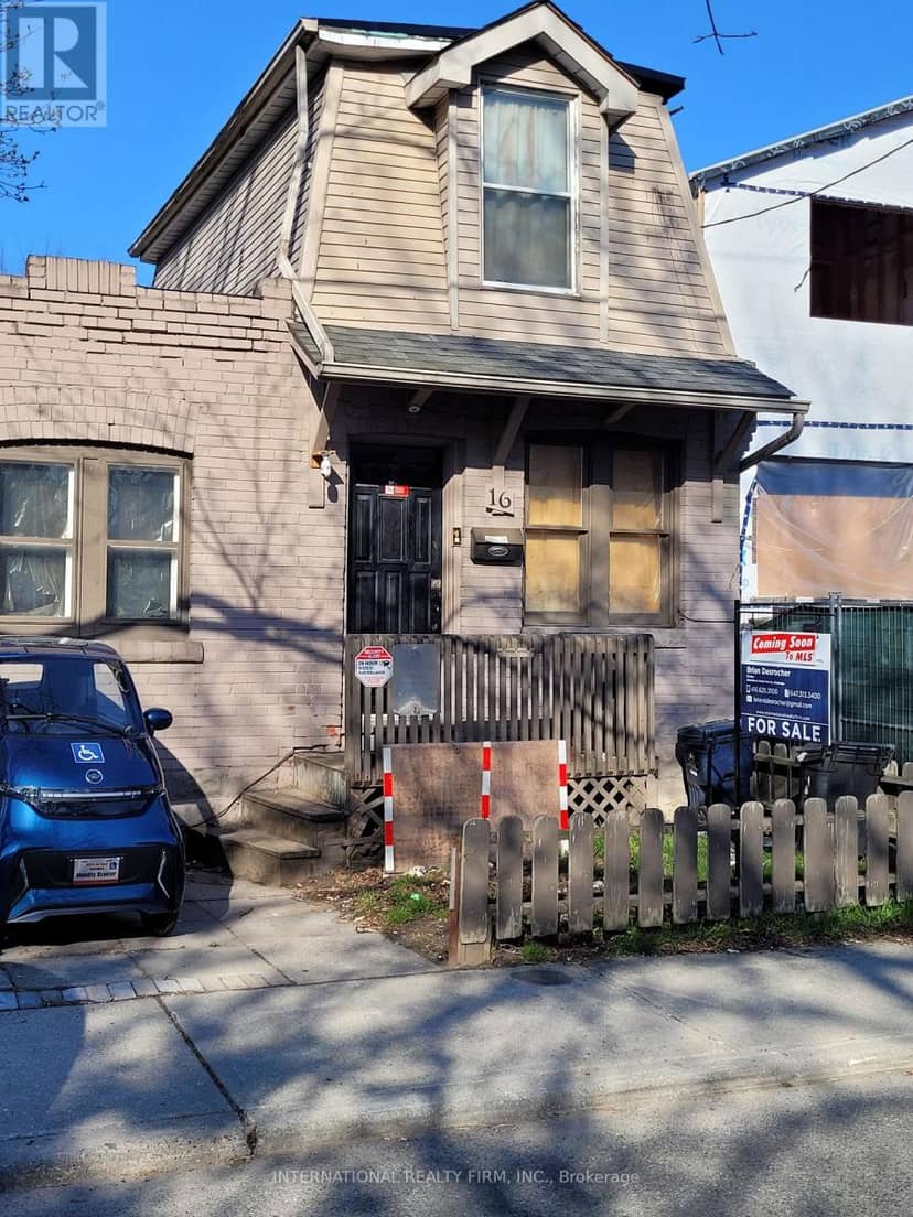 16 Uxbridge Avenue — photo 3 of 3