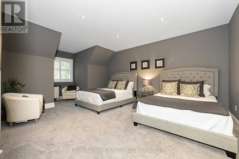 4507 Lakeshore Road — photo 31 of 40