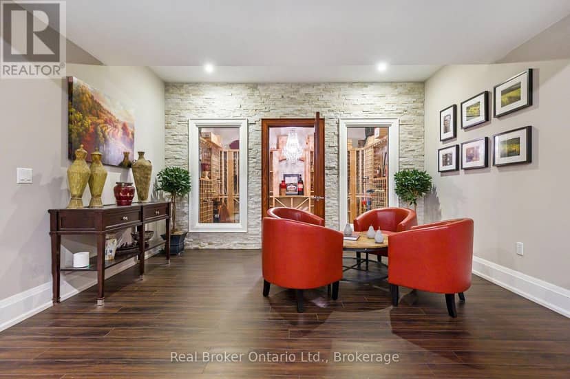 4507 Lakeshore Road — photo 35 of 40