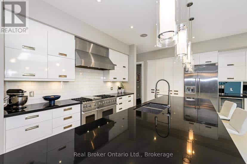 4507 Lakeshore Road — photo 6 of 40
