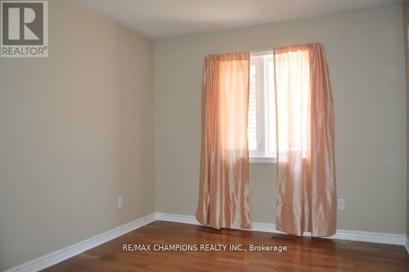 104 Masters Green Crescent — photo 10 of 21
